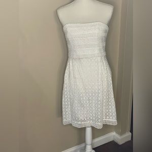 Laundry by Shelli Segal. White strapless dress. Size 8